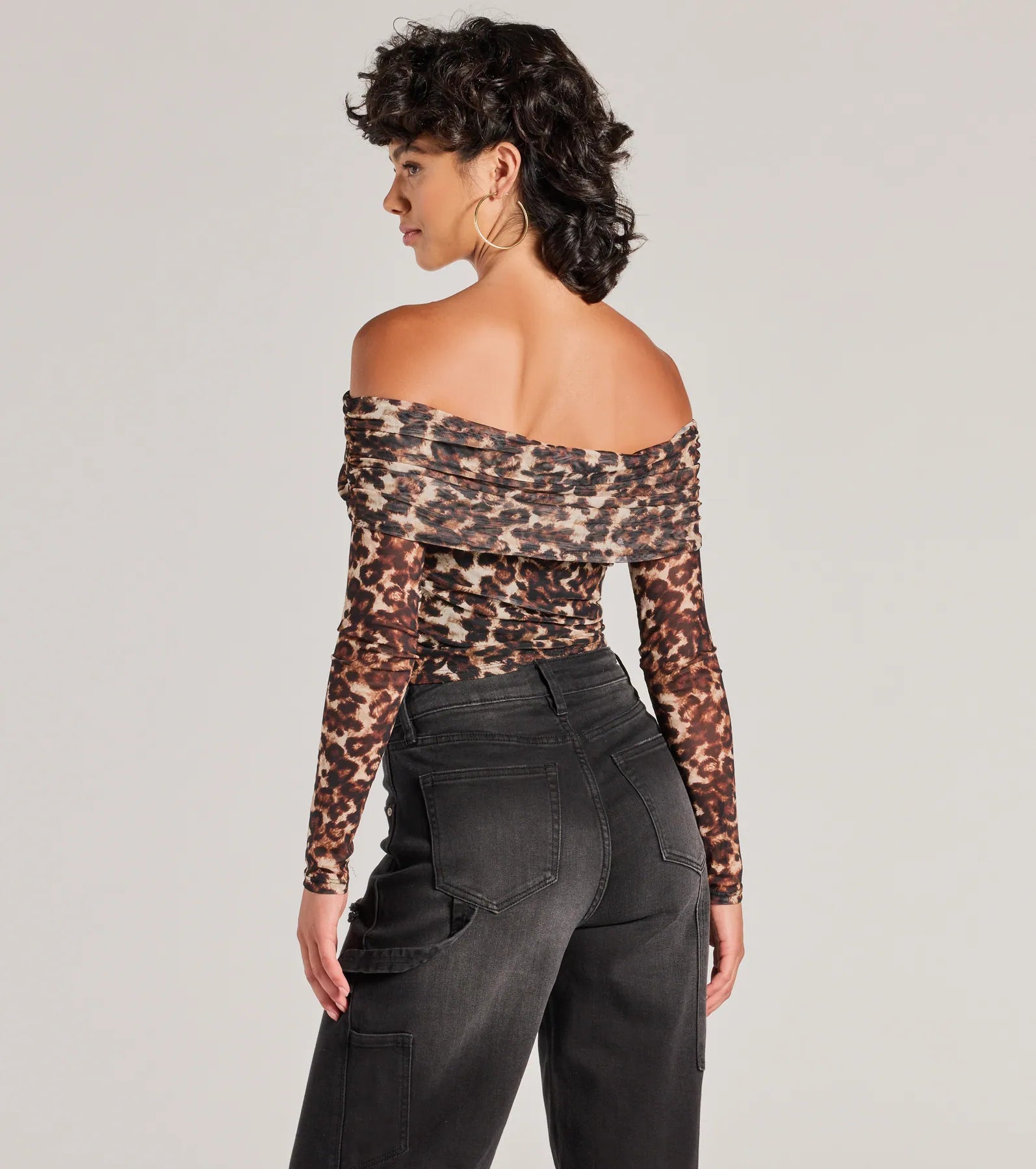 Trendy Chic Leopard Print Mesh Off-The-Shoulder Top - Image 2