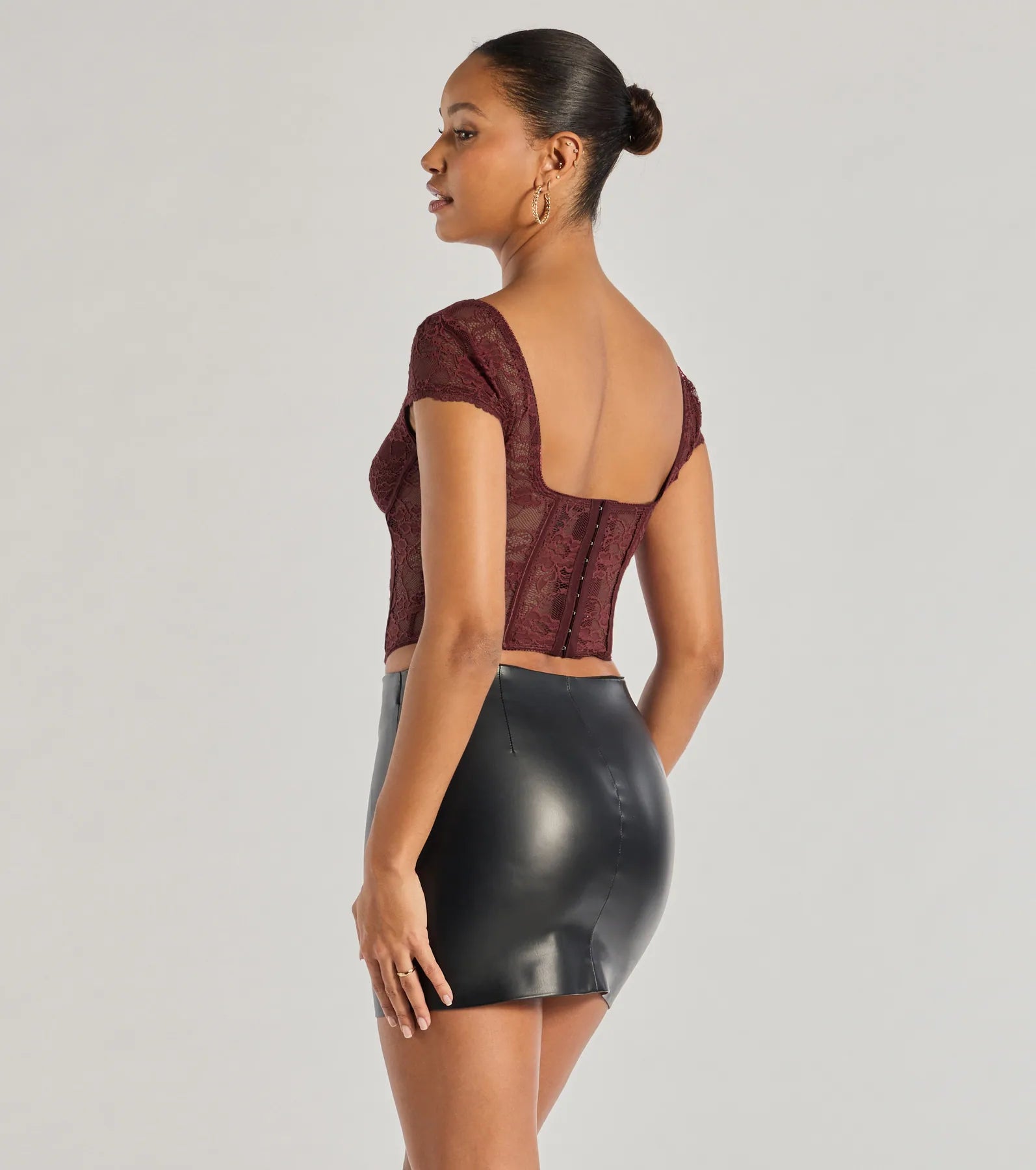 Lace Romance Cap Sleeve Bustier - Image 10