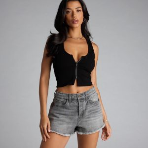 Serving Sporty Zip-Up Crop Tank Top