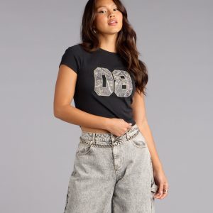 Varsity Vibes 08 Graphic Tee