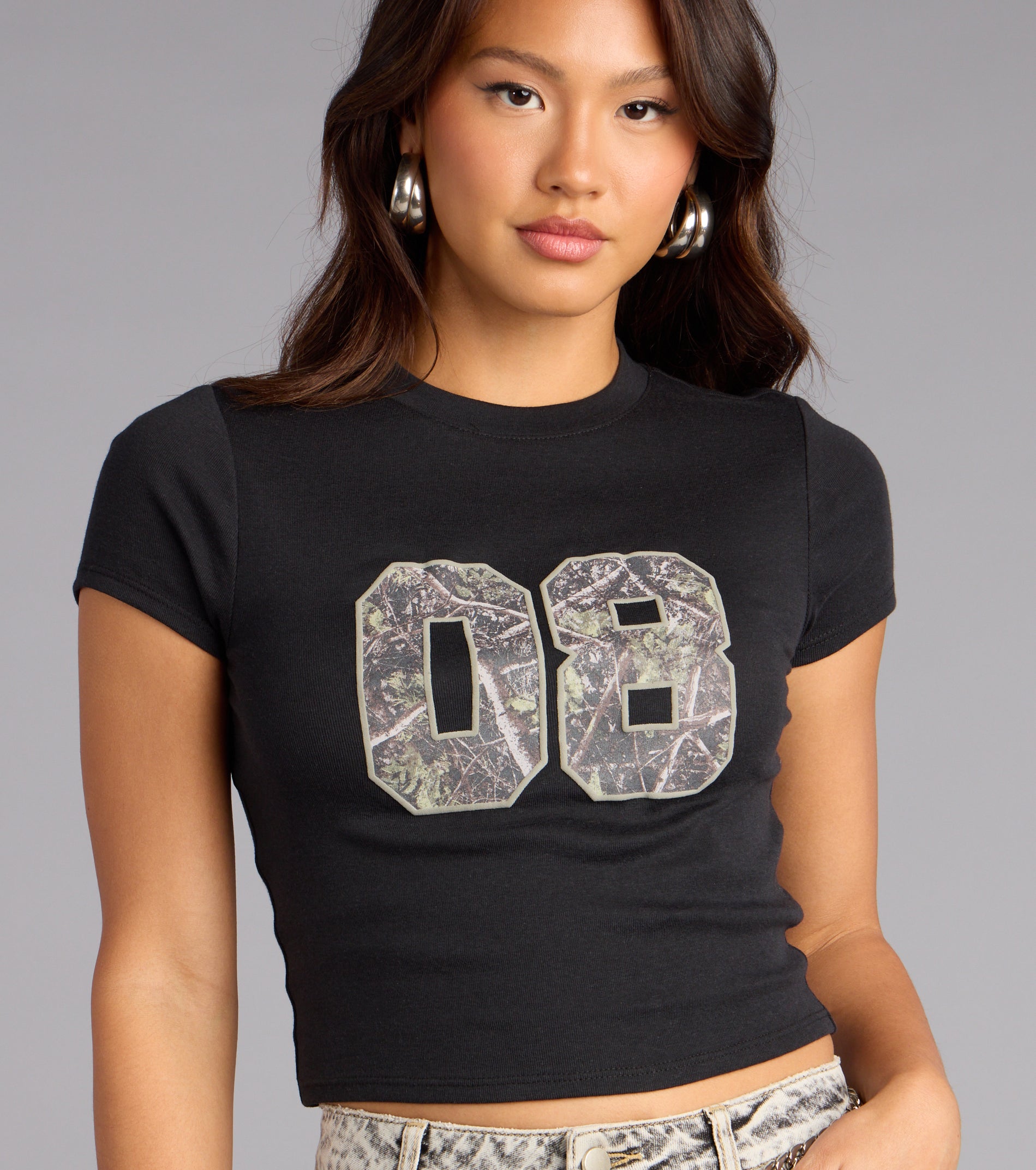 Varsity Vibes 08 Graphic Tee - Image 4