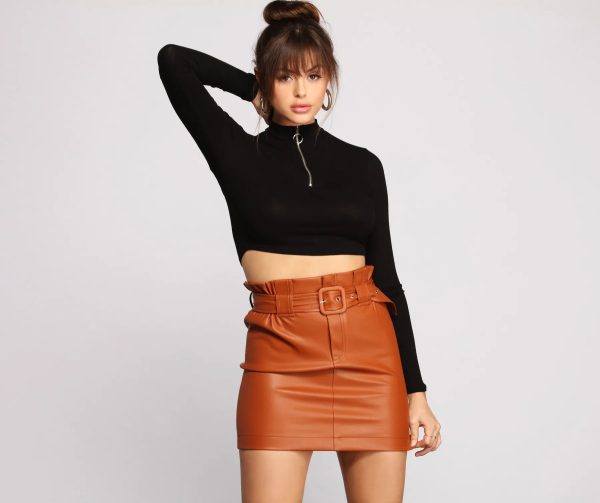 Sporty Chic Zip-Up Crop Top - Image 5