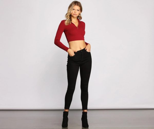 Sporty Chic Zip-Up Crop Top - Image 11