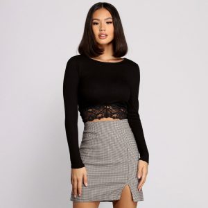 Ribbed Tie Back Lace Hem Crop Top