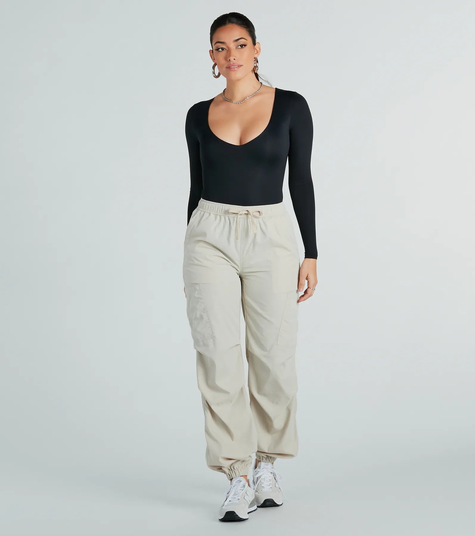 Smooth Silhouette V-Neck Long Sleeve Bodysuit - Image 8