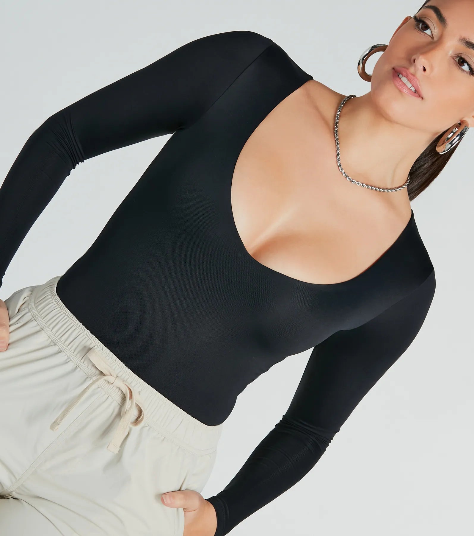 Smooth Silhouette V-Neck Long Sleeve Bodysuit - Image 9