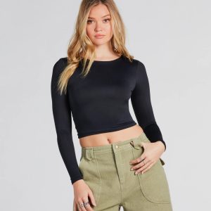Smooth Silhouette Crew Neck Long Sleeve Top