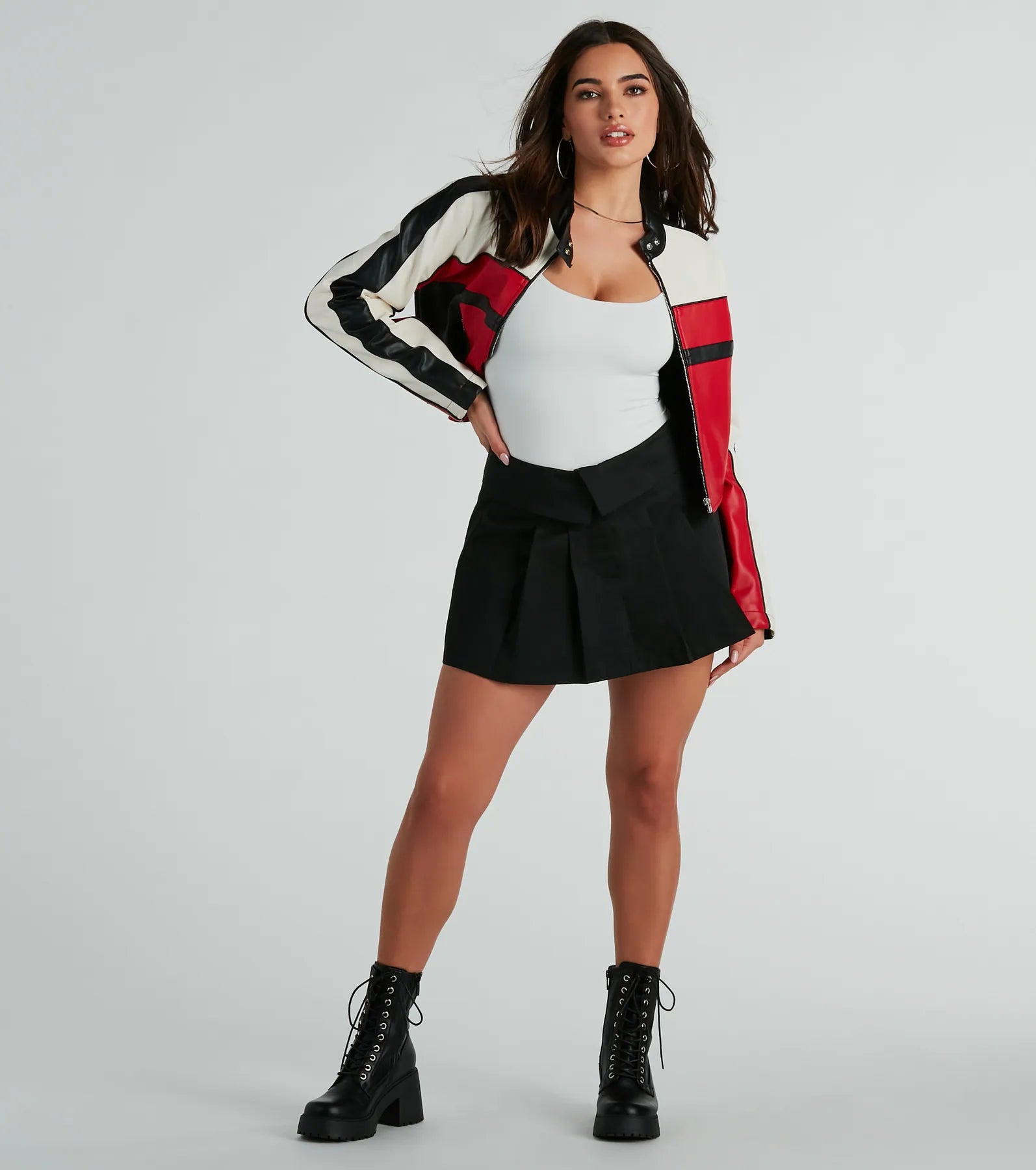 Smooth Silhouette Scoop Neck Short Sleeve Bodysuit - Image 3