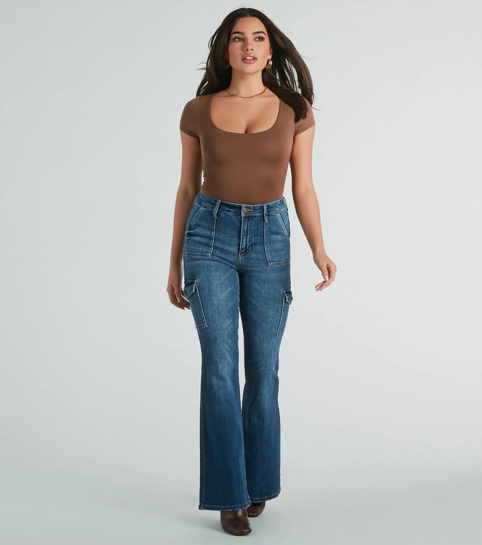 Smooth Silhouette Scoop Neck Short Sleeve Bodysuit - Image 8
