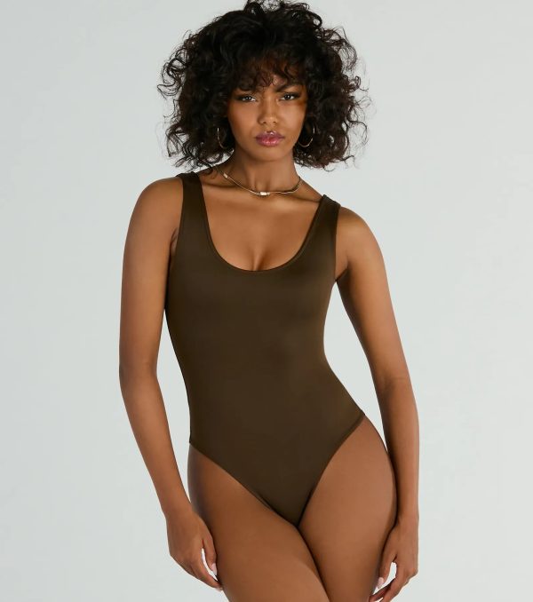 Smooth Silhouette Sleeveless Scoop Neck Bodysuit - Image 12