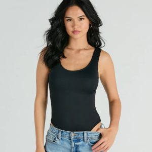 Smooth Silhouette Sleeveless Scoop Neck Bodysuit
