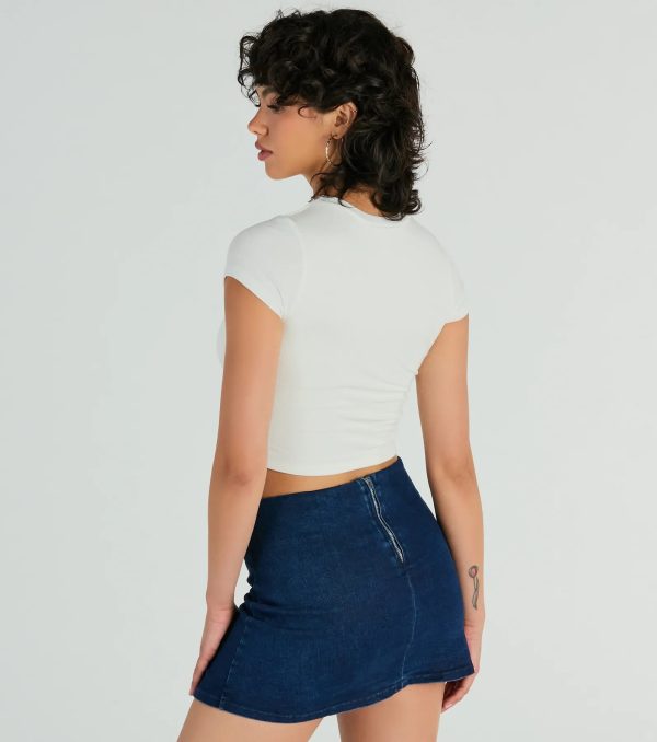 Effortless Style Short Sleeve Ribbed Knit Crop Top - Image 2