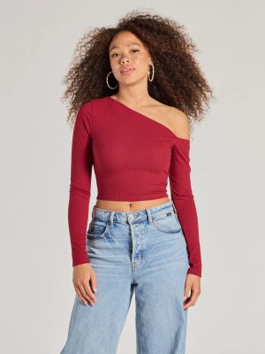 Effortlessly Chic One-Shoulder Ribbed Crop Top