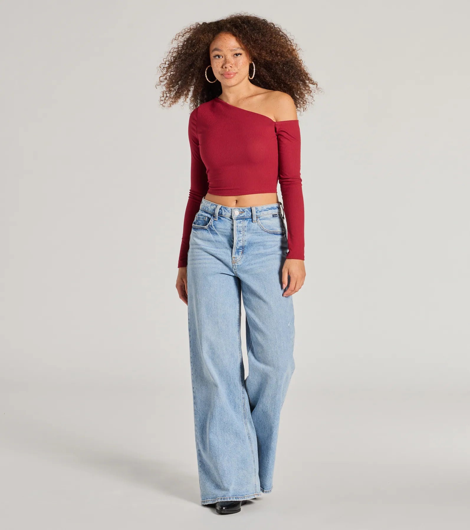 Effortlessly Chic One-Shoulder Ribbed Crop Top - Image 3