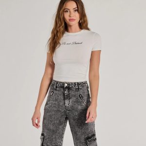 Do Not Disturb Cropped Graphic Tee
