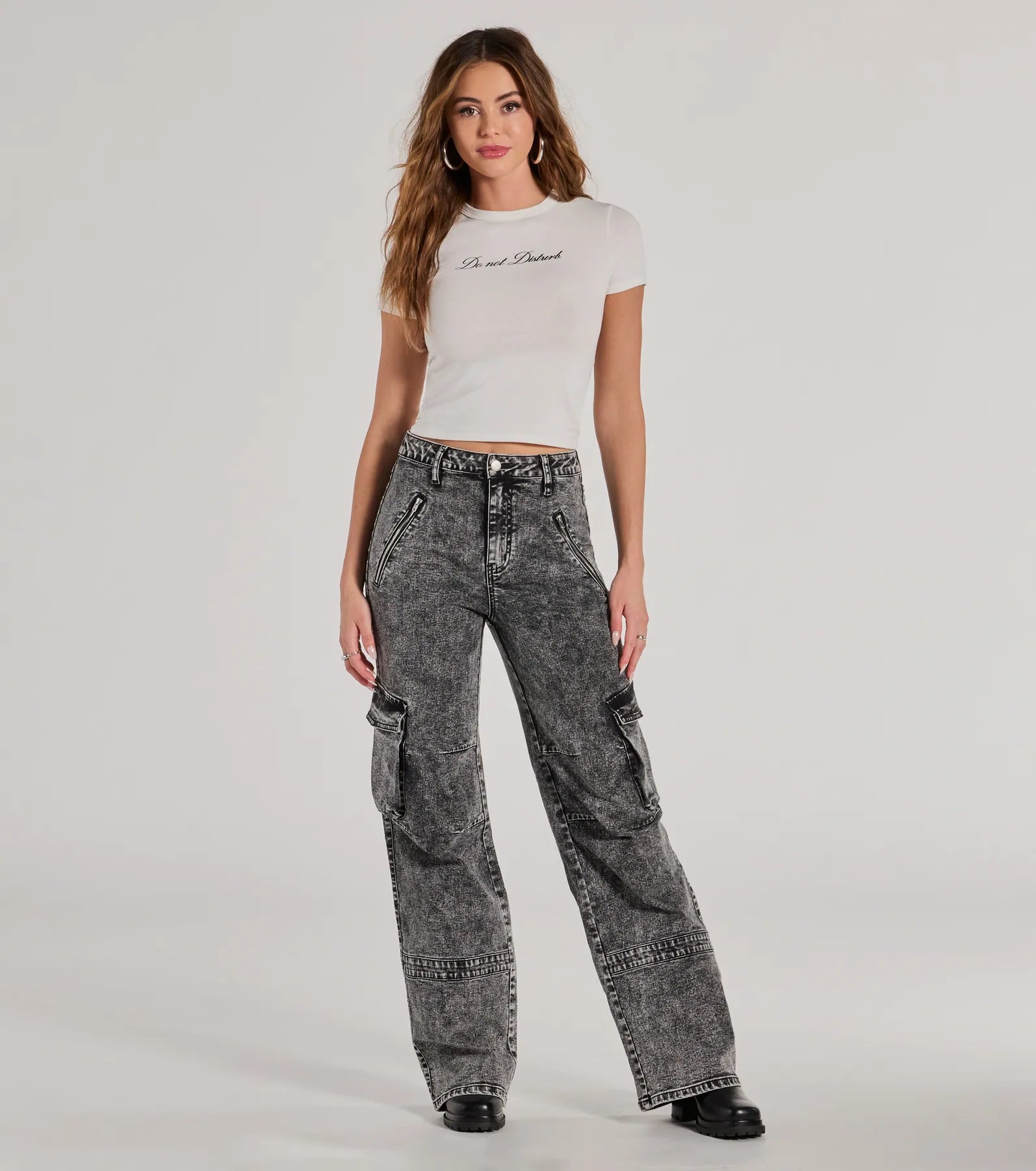Do Not Disturb Cropped Graphic Tee - Image 3
