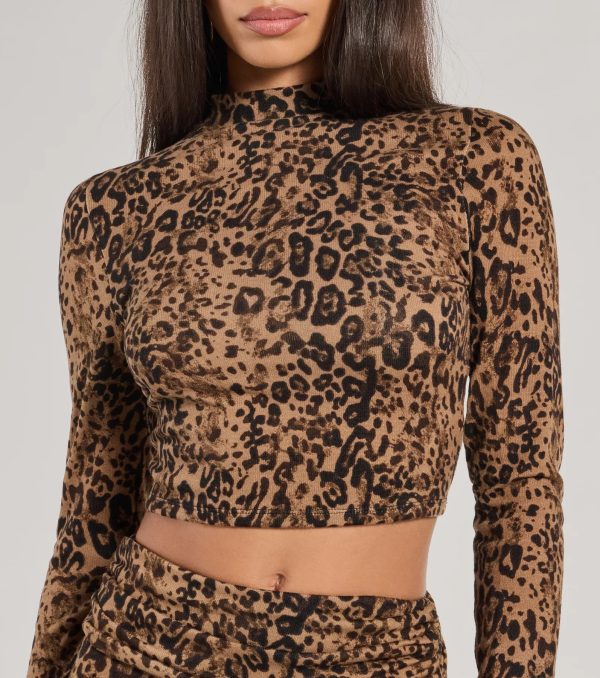 Bold Aura Leopard Print Knit Crop Top - Image 5