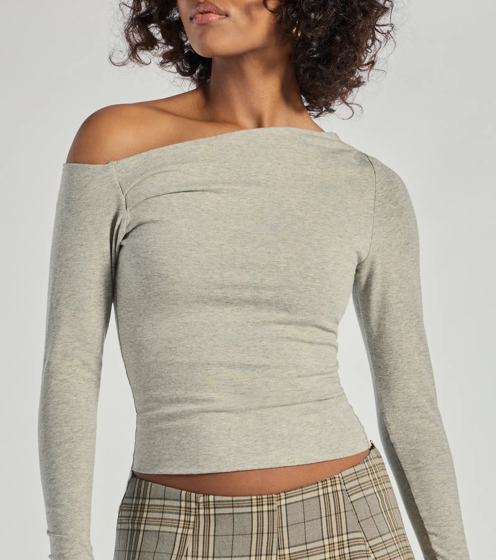 Chic Detail Off-Shoulder Long Sleeve Top - Image 4