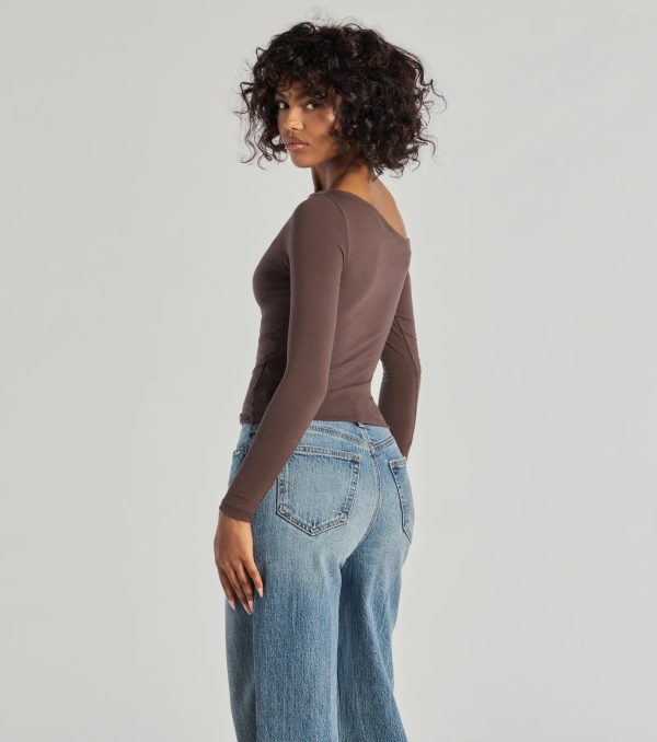 Chic Detail Off-Shoulder Long Sleeve Top - Image 10