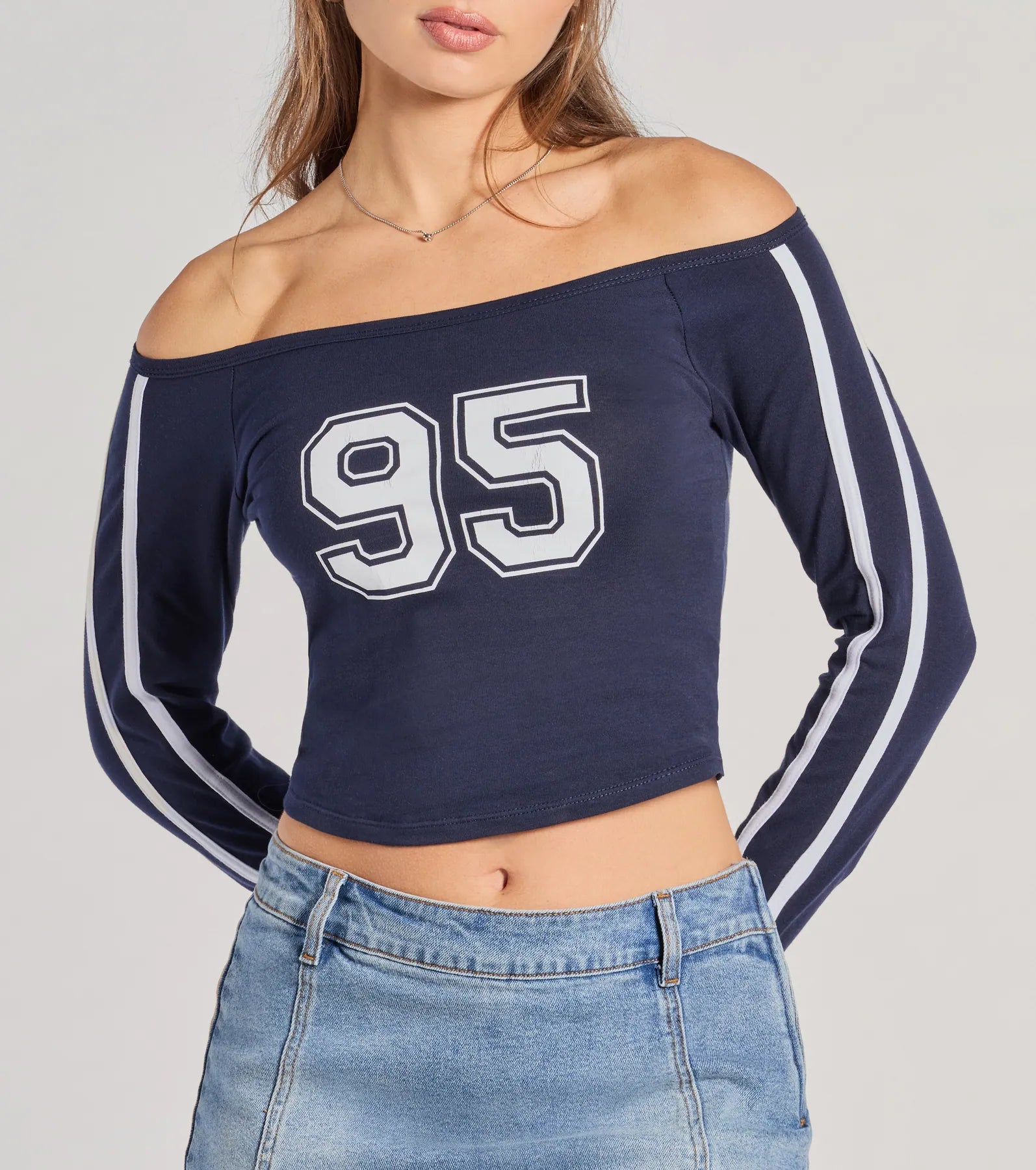 95 Graphic Off-The-Shoulder Striped Crop Top - Image 4