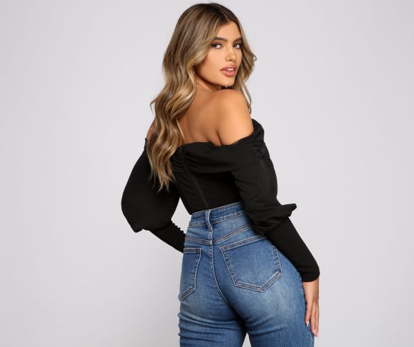 Chic Beauty Off-The-Shoulder Corset Top - Image 2