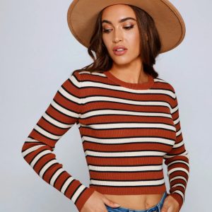 Trendsetting Babe Cropped Sweater