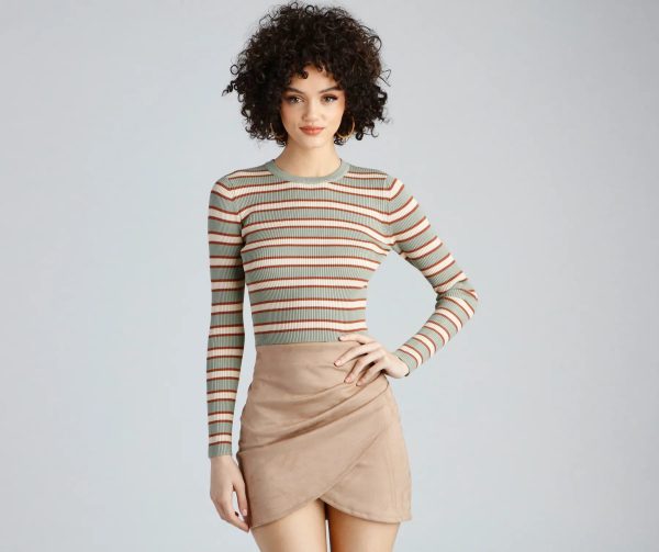 Trendsetting Babe Cropped Sweater - Image 5