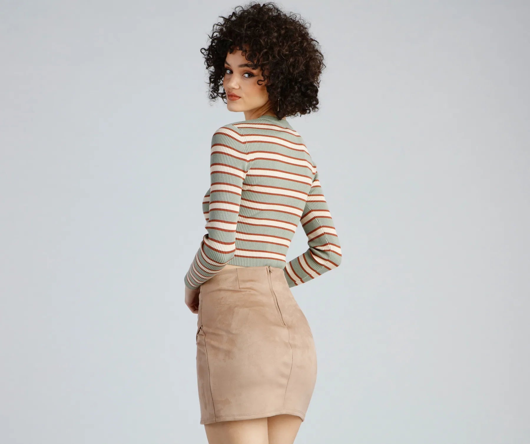 Trendsetting Babe Cropped Sweater - Image 6
