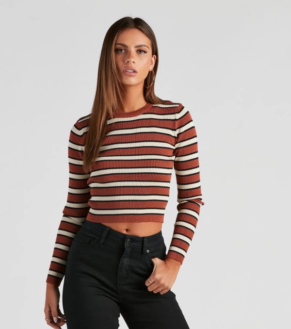 Trendsetting Babe Cropped Sweater - Image 9