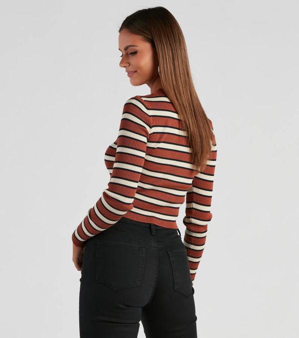 Trendsetting Babe Cropped Sweater - Image 10