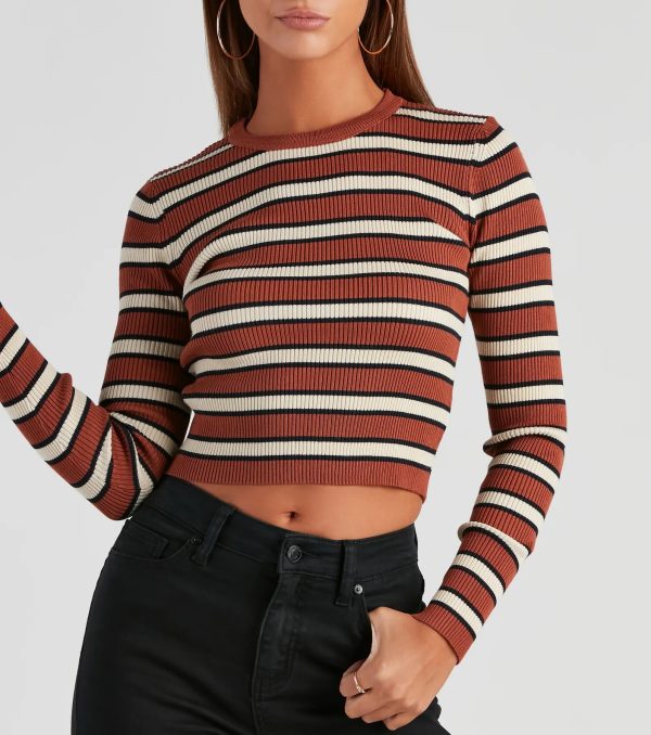 Trendsetting Babe Cropped Sweater - Image 12