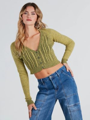 Fashionable Cozy Cable Knit Crop Cardigan