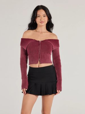 Trendsetting Style Off-The-Shoulder Cropped Knit Top