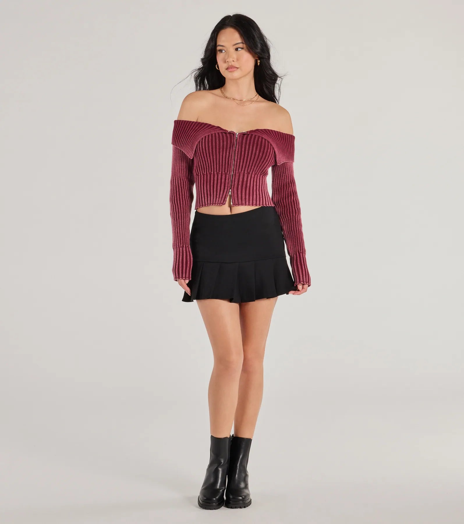Trendsetting Style Off-The-Shoulder Cropped Knit Top - Image 3