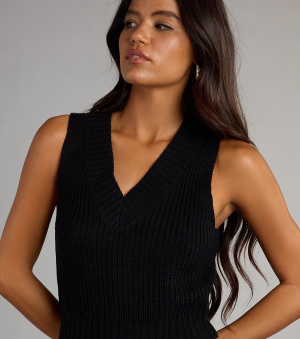 Preppy Babe V-Neck Cropped Sweater Vest - Image 4