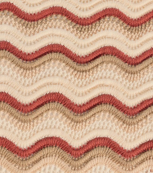Retro Chic Wavy Striped Crochet Tube Top - Image 4