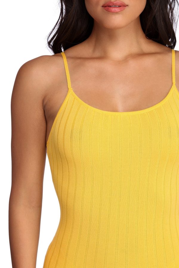 Sleek Style Ribbed Midi Dress - Image 4