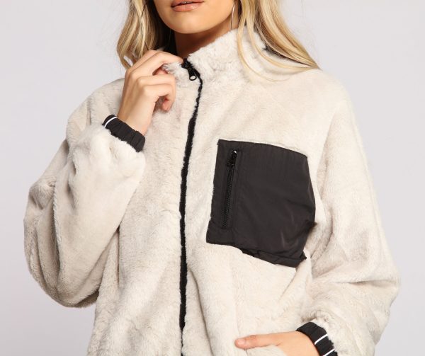 Trendy Nylon Faux Fur Reversible Jacket - Image 6