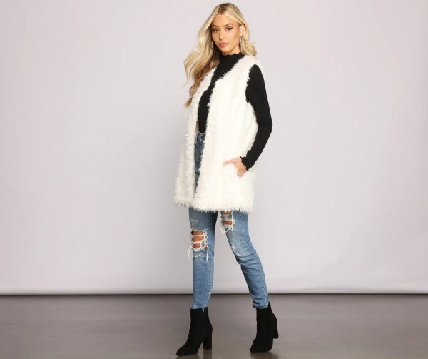 Chic Fashionista Faux Fur Vest - Image 4