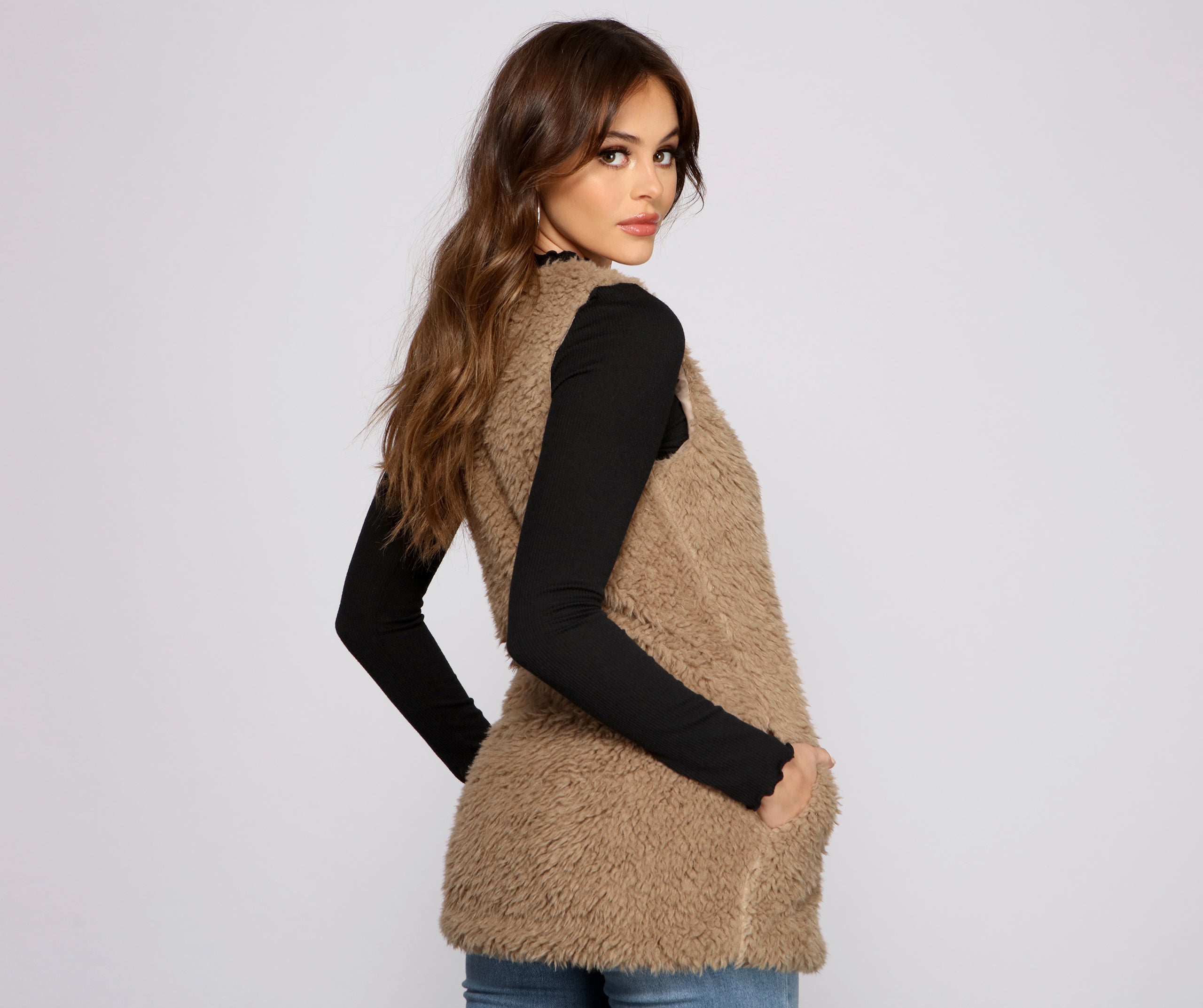 Chic Fashionista Faux Fur Vest - Image 6