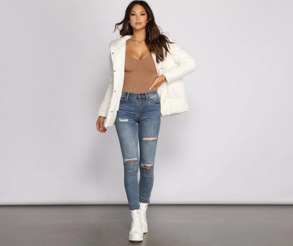 Lightweight Nylon Hooded Puffer Jacket - Image 9