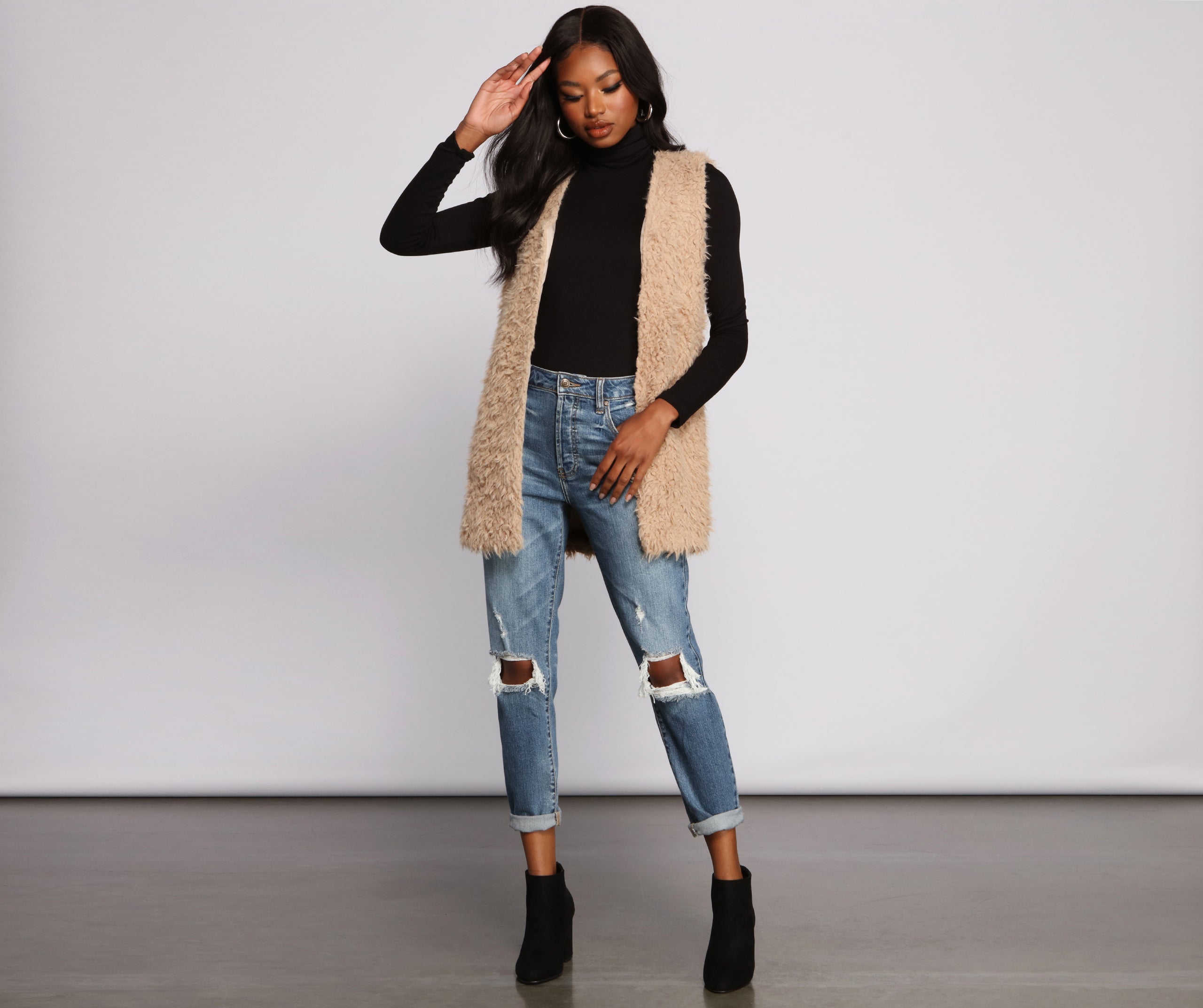 On Trend Faux Fur Vest - Image 7