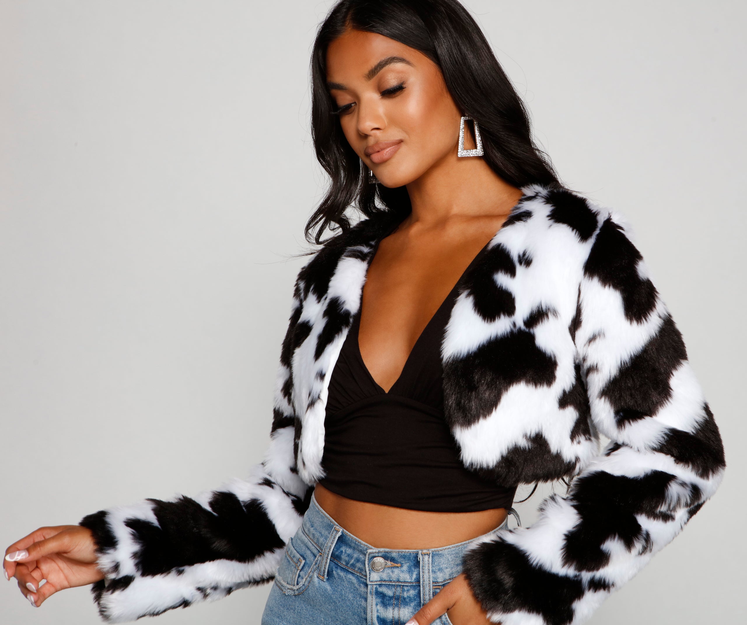 Faux Fur Cropped Cow Print Jacket - Image 4