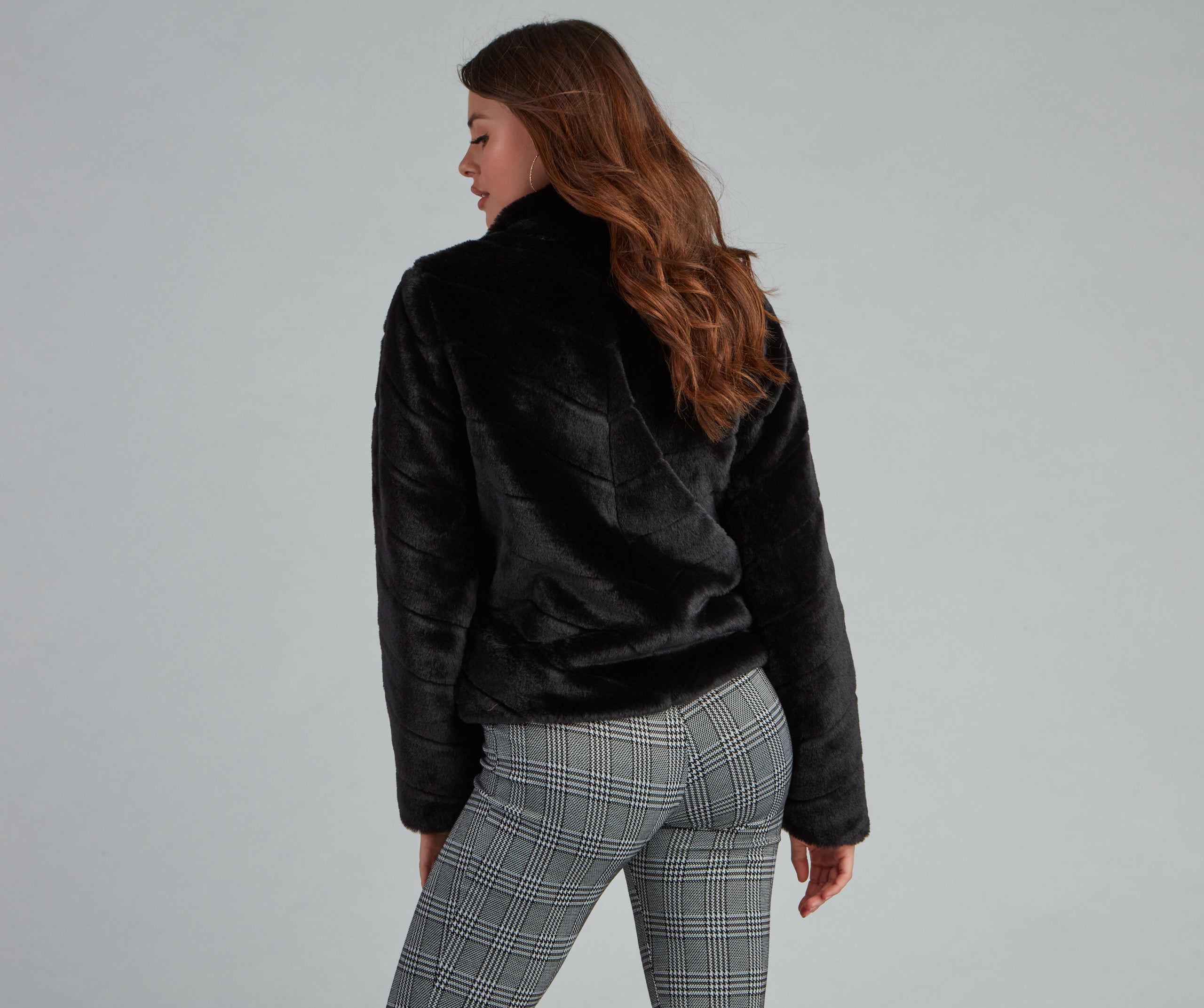 Trendy Illusion Stripe Faux Fur Jacket - Image 6