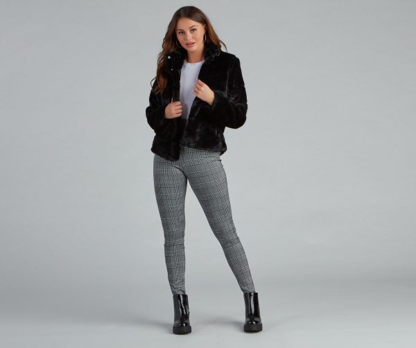 Trendy Illusion Stripe Faux Fur Jacket - Image 7