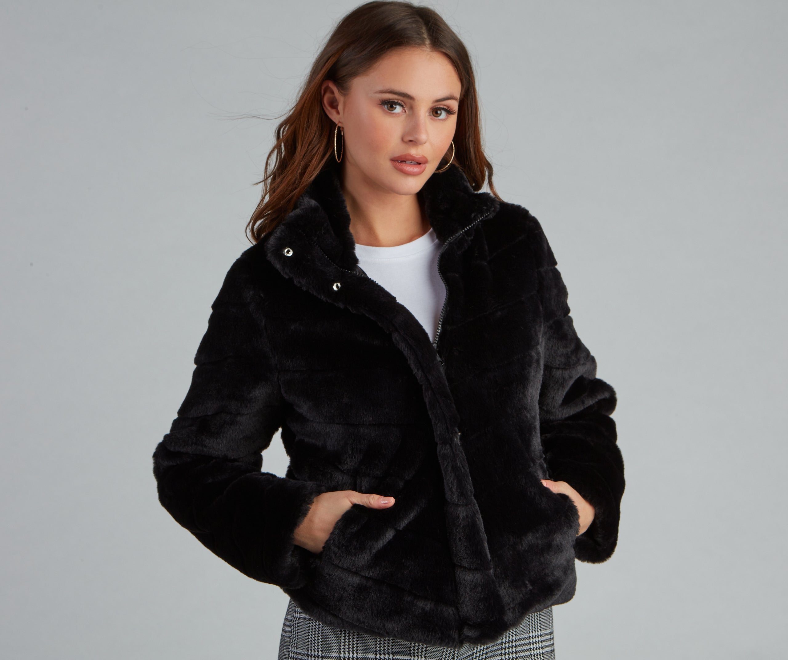 Trendy Illusion Stripe Faux Fur Jacket - Image 8