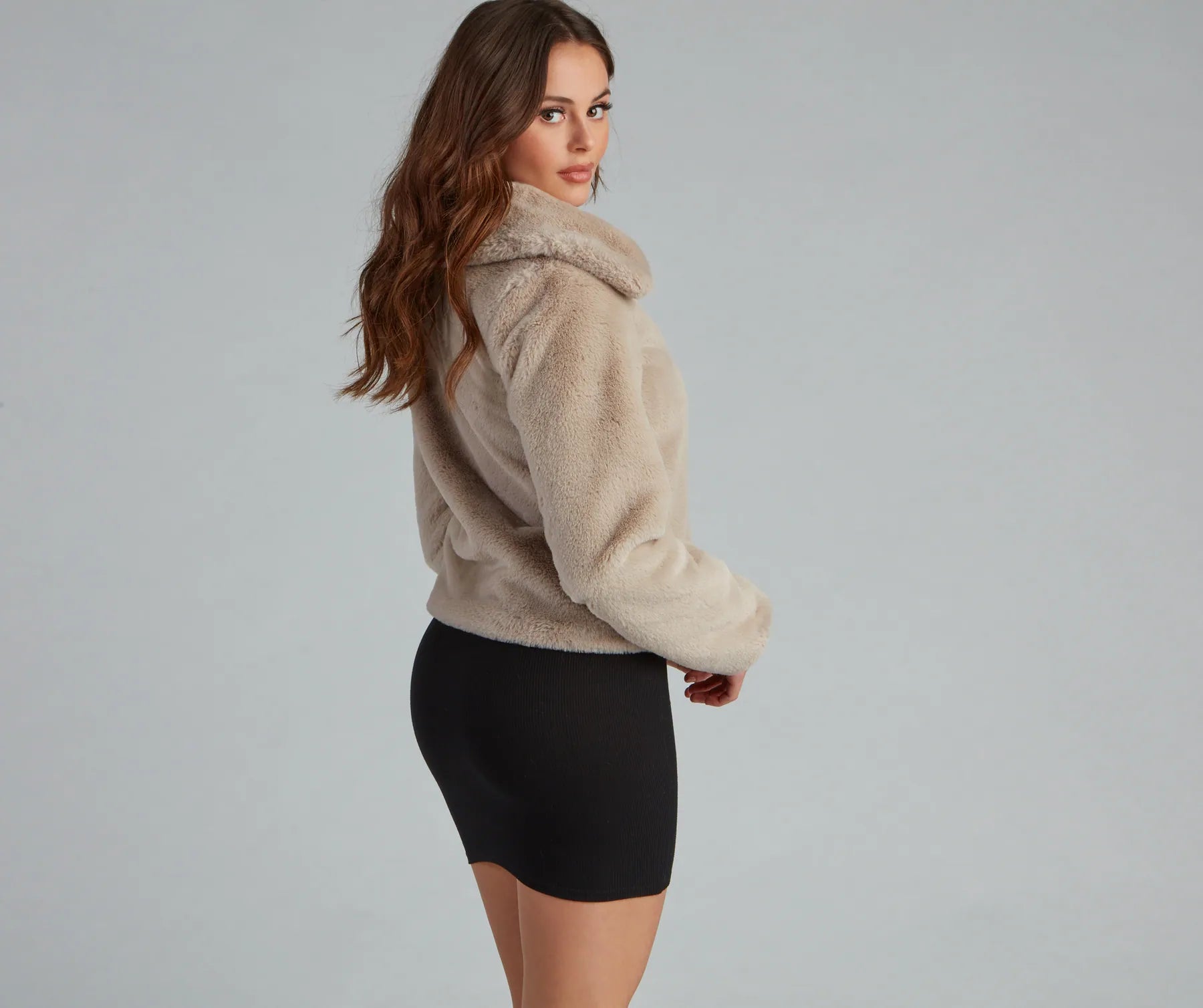 Casual Chic Faux Fur Jacket - Image 2