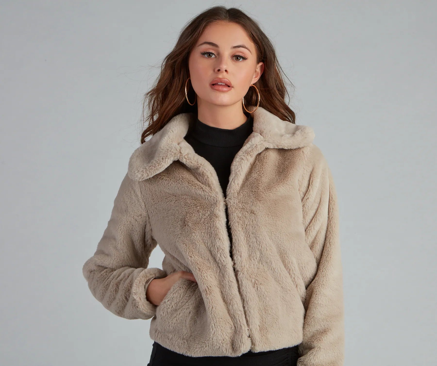 Casual Chic Faux Fur Jacket - Image 4