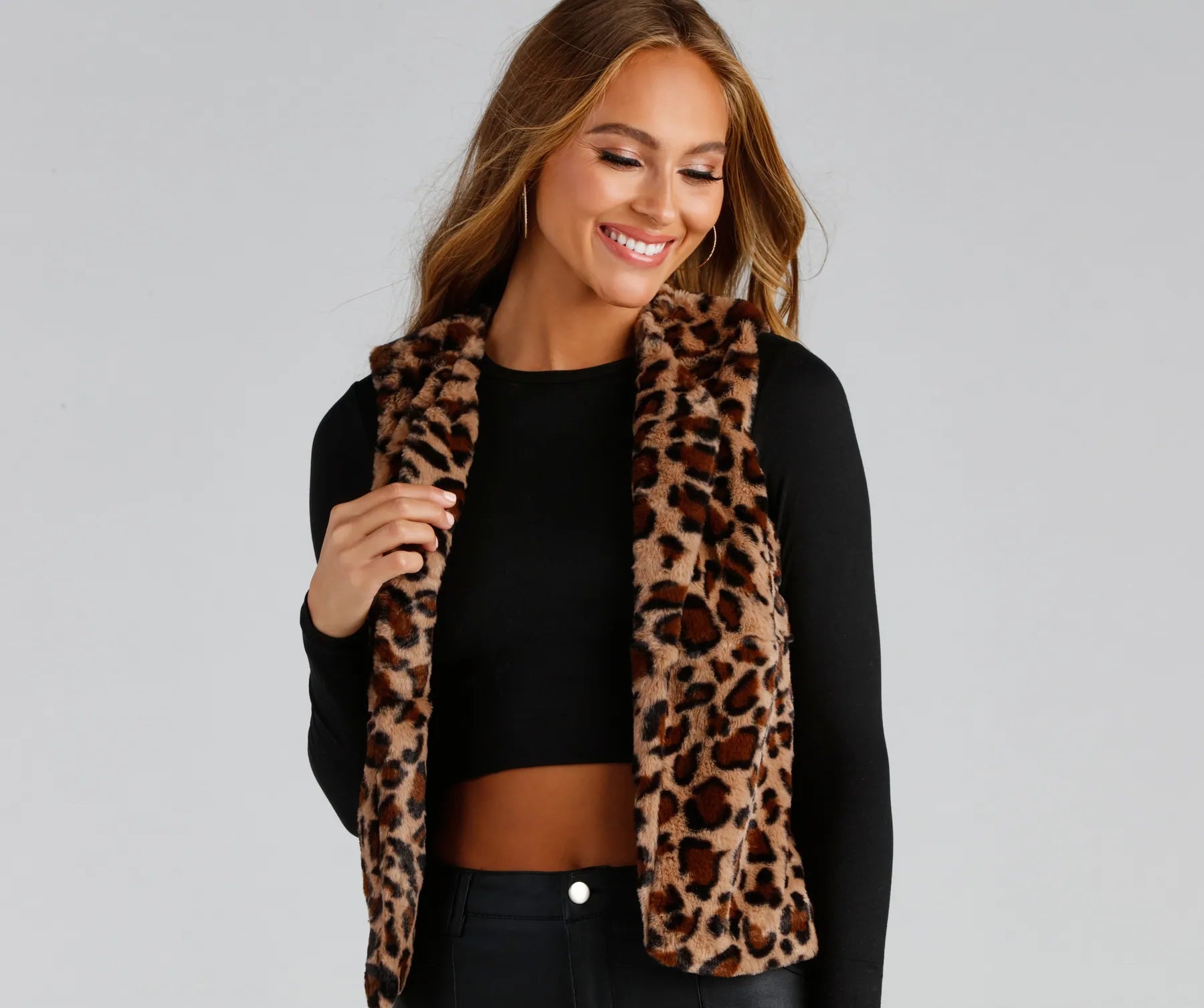 Chic And Fab Faux Fur Vest - Image 3