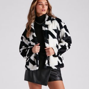 Trendsetting Girl Faux Fur Coat